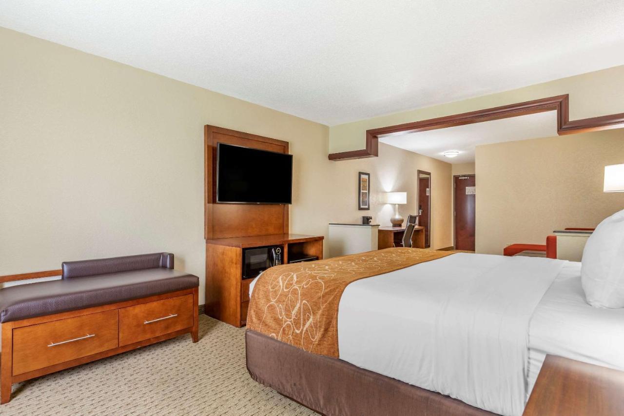 Comfort Suites Grand Rapids North Comstock Park Eksteriør bilde