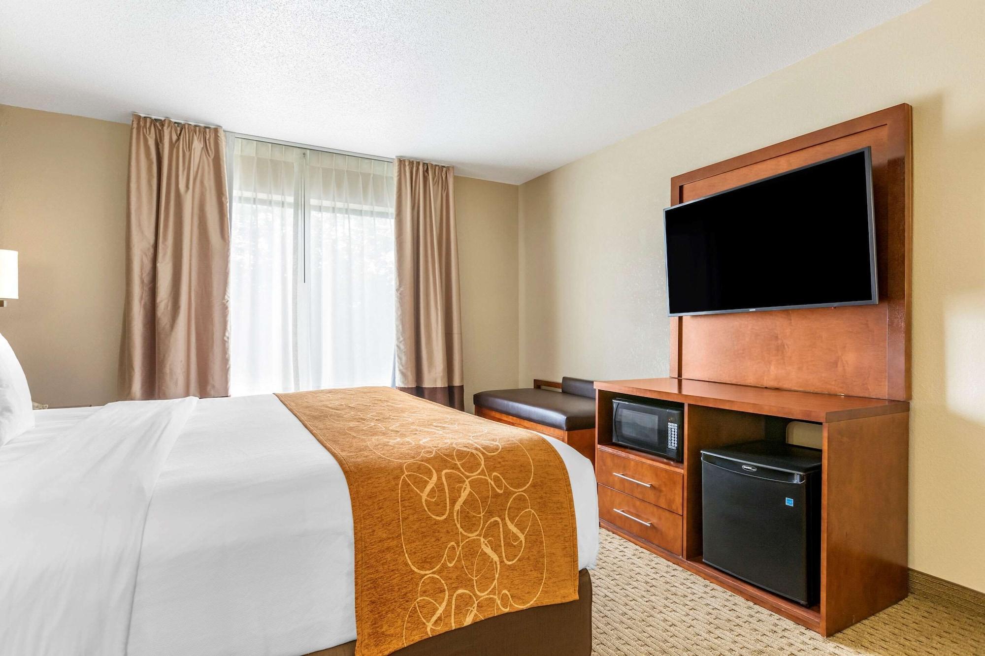 Comfort Suites Grand Rapids North Comstock Park Eksteriør bilde