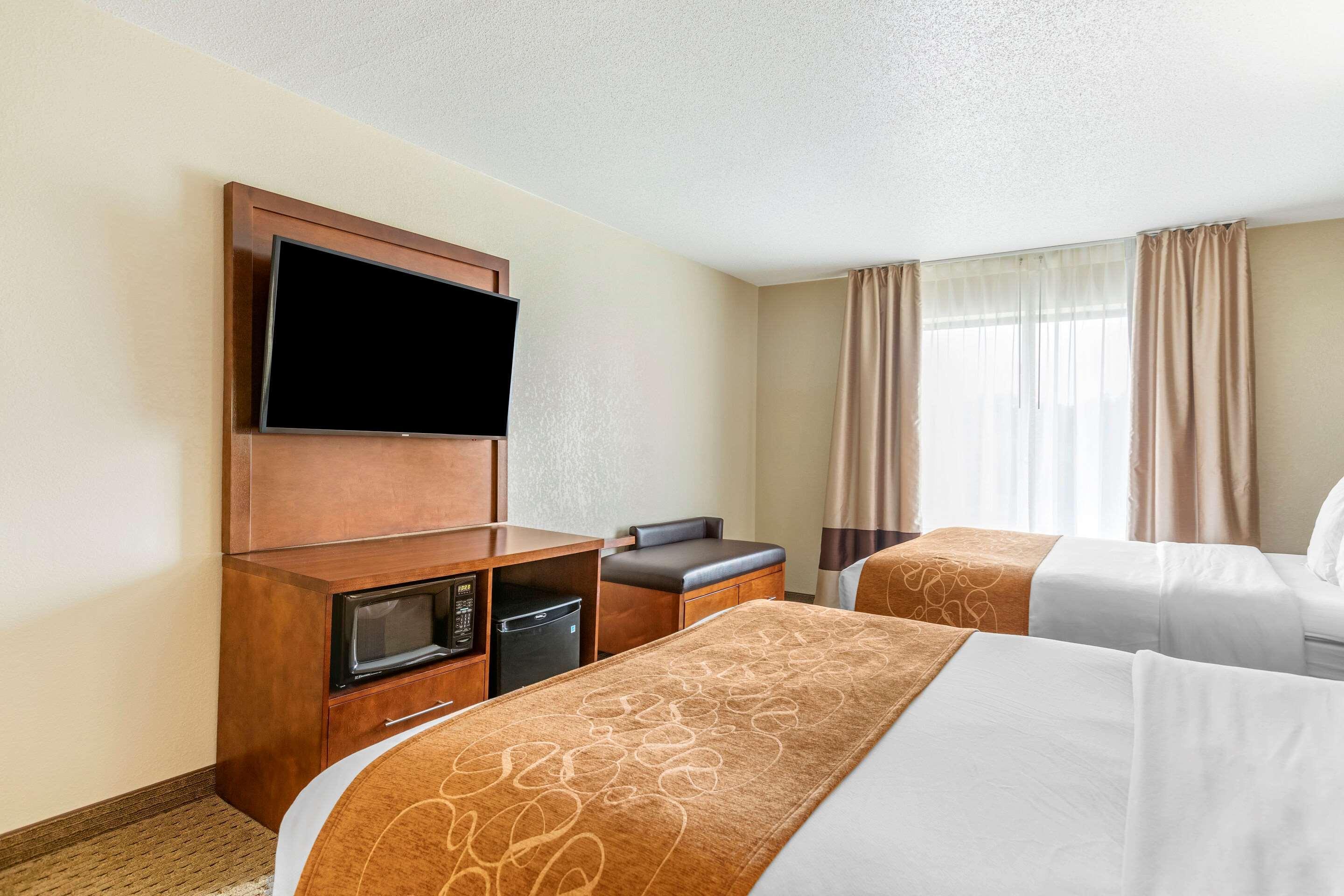 Comfort Suites Grand Rapids North Comstock Park Eksteriør bilde