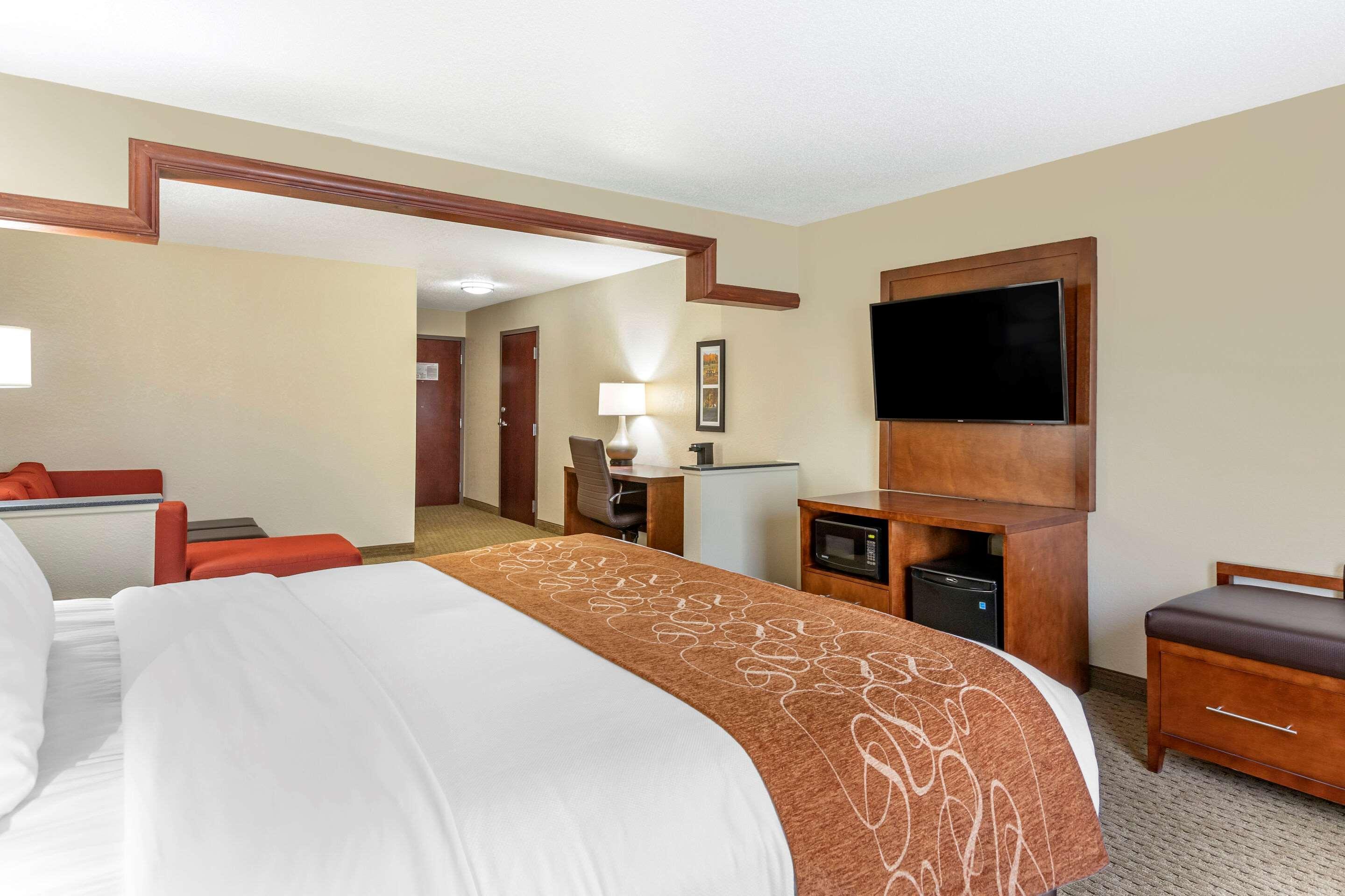 Comfort Suites Grand Rapids North Comstock Park Eksteriør bilde