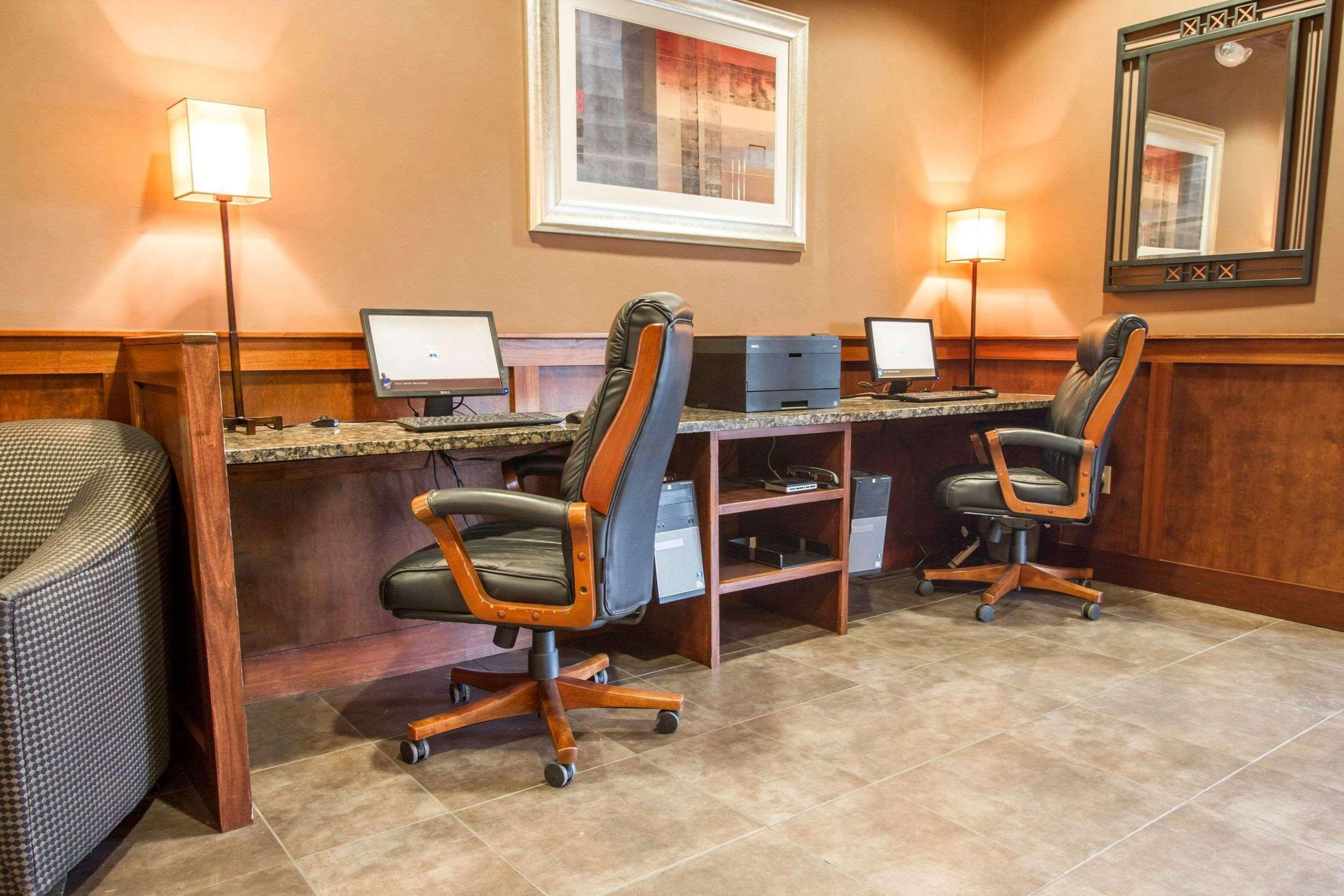 Comfort Suites Grand Rapids North Comstock Park Eksteriør bilde