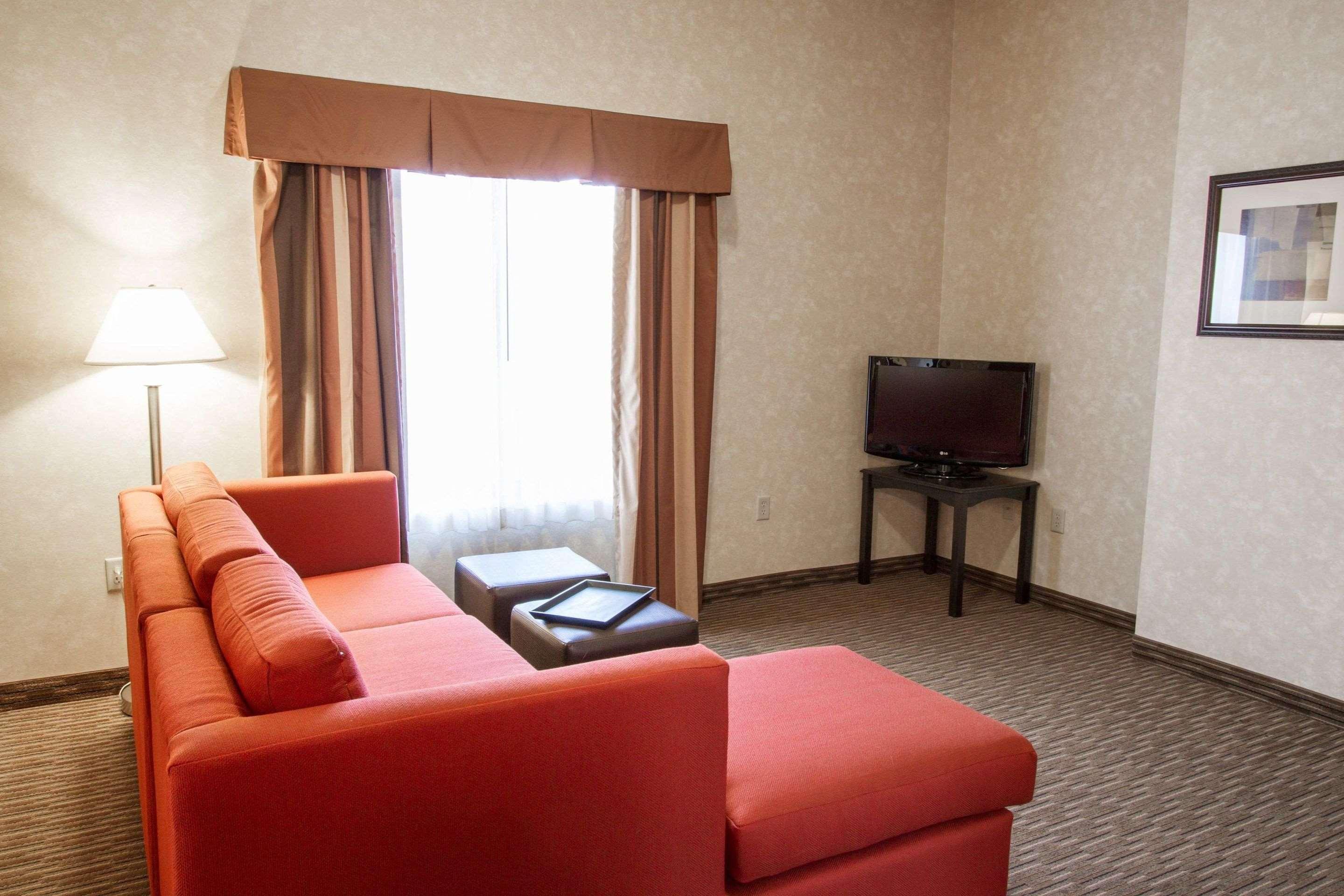 Comfort Suites Grand Rapids North Comstock Park Eksteriør bilde